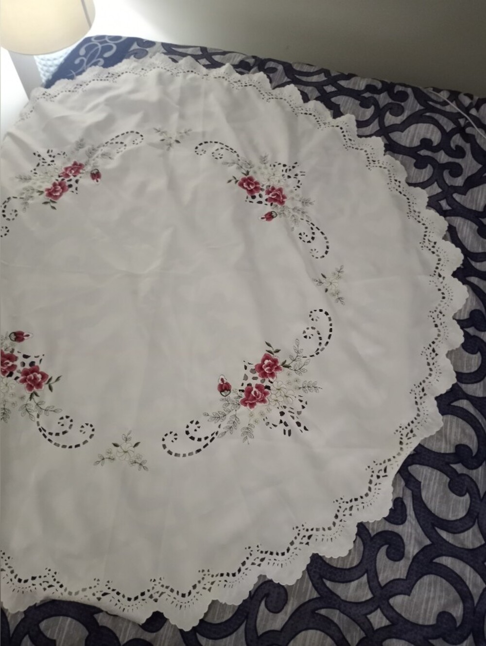 👠Round, Embroidered Table Cloth👠